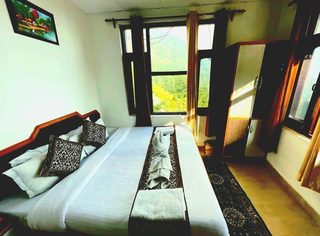 The Lake Cottage By Vrb Hotels Dharamshala Exterior photo